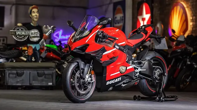 Ducati’s Desmosedici Stradale R 1100 Engine is a Masterpiece