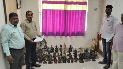 Election flying squad seizes 53 idols near Tiruvannamalai
