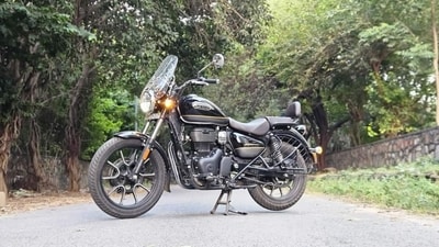 In 2025, Royal Enfield added new colours to the Meteor 350 and, more importantly, a slipper clutch.