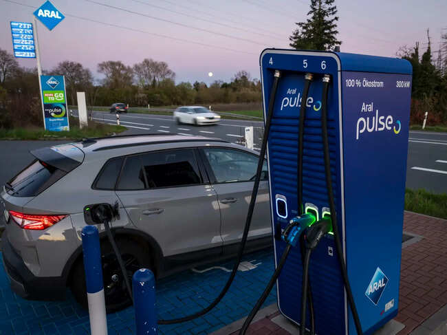 High Gasoline Prices Raise Consumer Interest In Electric Cars