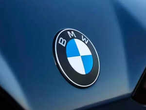 Q4 sales: BMW edges past Mercedes-Benz
