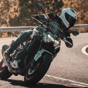 ReiseMoto Adds MT Helmets to its Inventory; Releases New Stinger 2