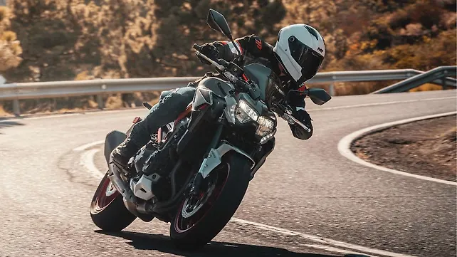 ReiseMoto Adds MT Helmets to its Inventory; Releases New Stinger 2