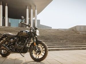 The Hunter 350 Base Premium comes with alloy wheels and a single-channel ABS system.