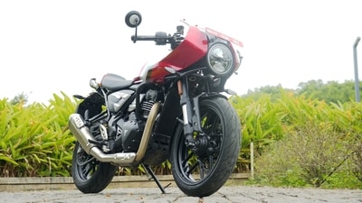 Triumph Motorcycles has recently revised the price of the Triumph Thruxton 400.