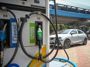 Petrol prices in India have surged by  ₹3 per litre on May 15, which has left many motorists worried about their fuel bill. (Hindustan Times)