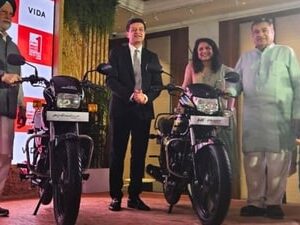 Hero HF Deluxe Flex Fuel comes priced at  ₹72,792 (ex-showroom).