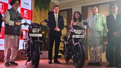 Hero HF Deluxe Flex Fuel comes priced at  ₹72,792 (ex-showroom).
