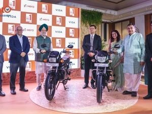 The Hero Splendor+ Flex Fuel comes roughly  ₹2,500 costlier than the standard, E20-compatible version of the Hero Splendor+.