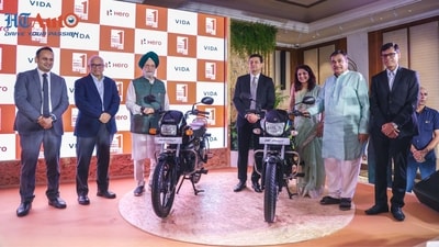 The Hero Splendor+ Flex Fuel comes roughly  ₹2,500 costlier than the standard, E20-compatible version of the Hero Splendor+.