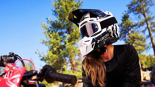 Cardo Venture Released as World’s First Off-Road Helmet with Comms
