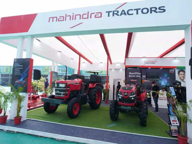 Mahindra showcases new alternate fuel tractor range at Agrovision 2025 in Nagpur