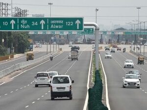 The NHAI claims to have identified 595 critical locations of unauthorised parking across various states on national highways, along with their latitude and longitude coordinates.