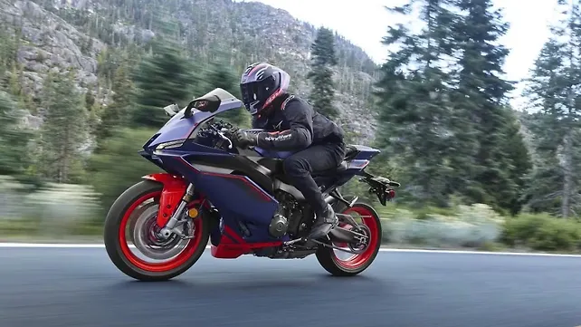 Yamaha R9 Gets a New Colour Scheme in the US