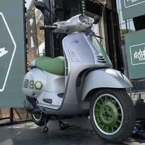 Vespa Edizione Ottantesimo is a 1,946-Unit Limited GTS 310