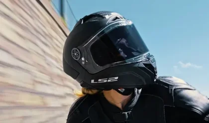 LS2 IRID Dynamic Visor Reacts to Light in 0.09sec