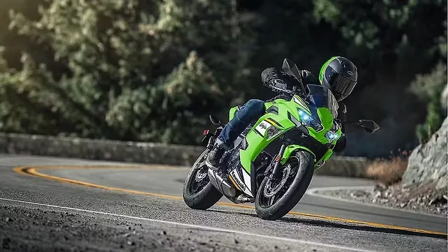 Kawasaki Ninja 650 Gets Free Touring Windshield Offer
