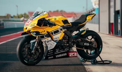 Yamaha R1 SBK Kenny Roberts Livery Is Pure Nostalgia; Not for Sale