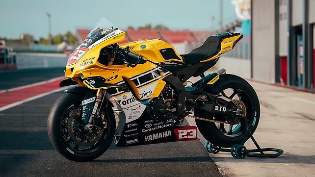 Yamaha R1 SBK Kenny Roberts Livery Is Pure Nostalgia; Not for Sale